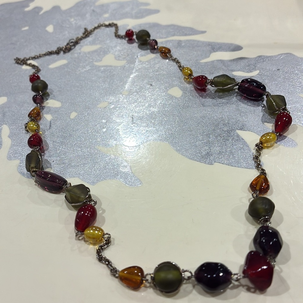 Elegant Multicolor Variety Lucite And Glass Like Beaded Necklace - Picture 2 of 7